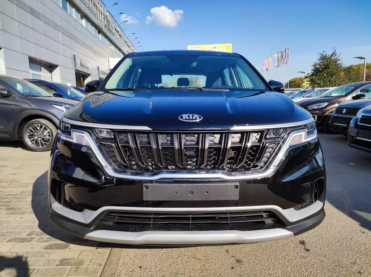 Превью KIA Carnival
