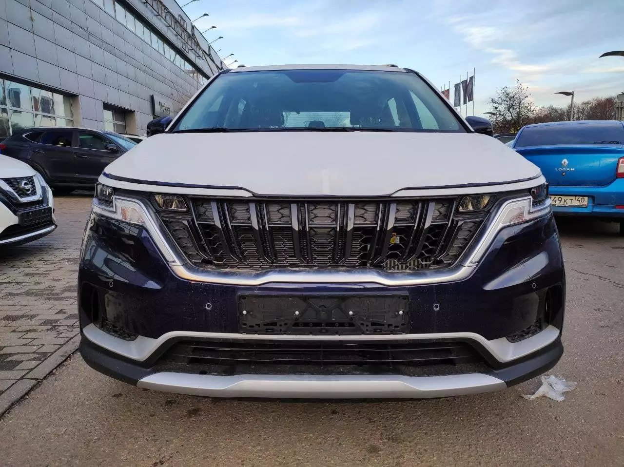 Превью KIA Carnival